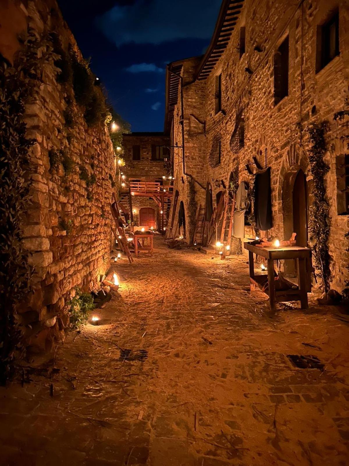 Monolocale L'Anfiteatro Romano Assisi Exterior foto